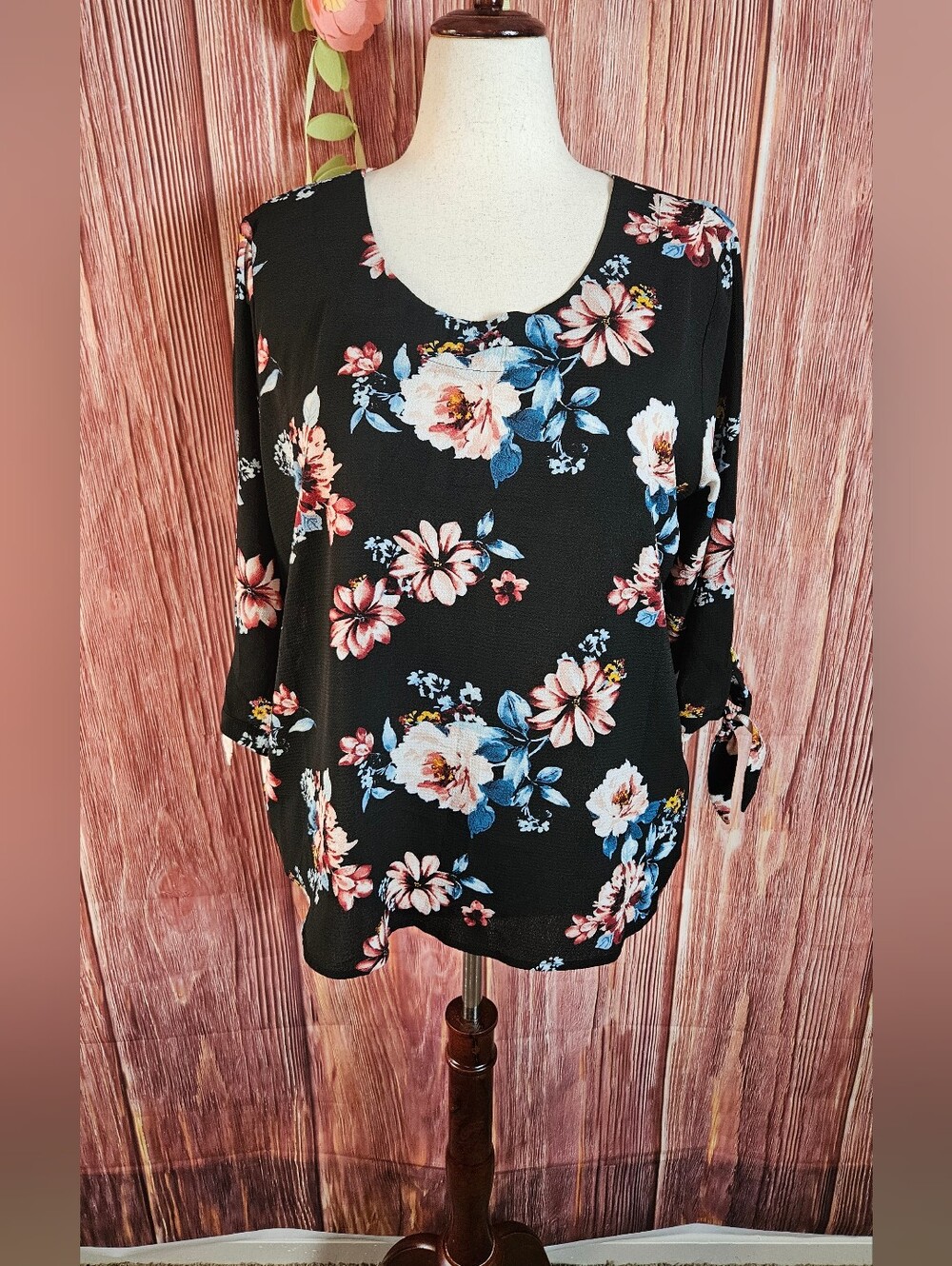 Zenobia Crepe Cutout Back Floral Blouse Plus Size 1XL
